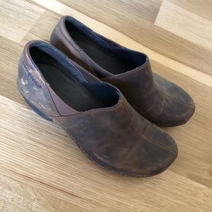 Patagonia leather better clog shoes